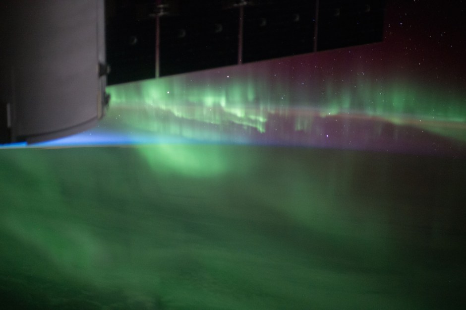 the-aurora-australis-over-the-ocean-south-of-western-australia-was-taken-from-the-international-space-station