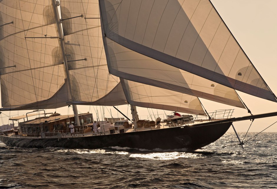 sailing-yacht-regina