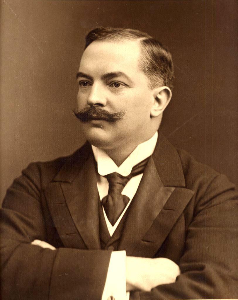 H2G890013-Thomas-Dewar1872x2362-812x1024